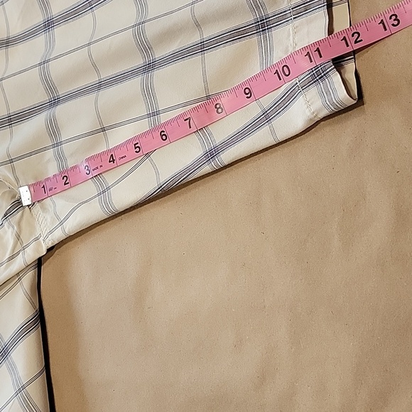 Cabela's Casuals Size 10 Cream with Blue & Gray Plaid Bermuda Chino Shorts - Picture 6 of 12